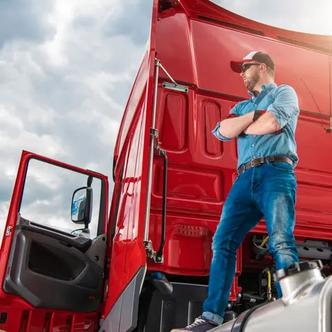 Foto der Kleinanzeige: Lkw-Fahrer (m/w/d) mit ADR-Schein im Gefahrgutbereich